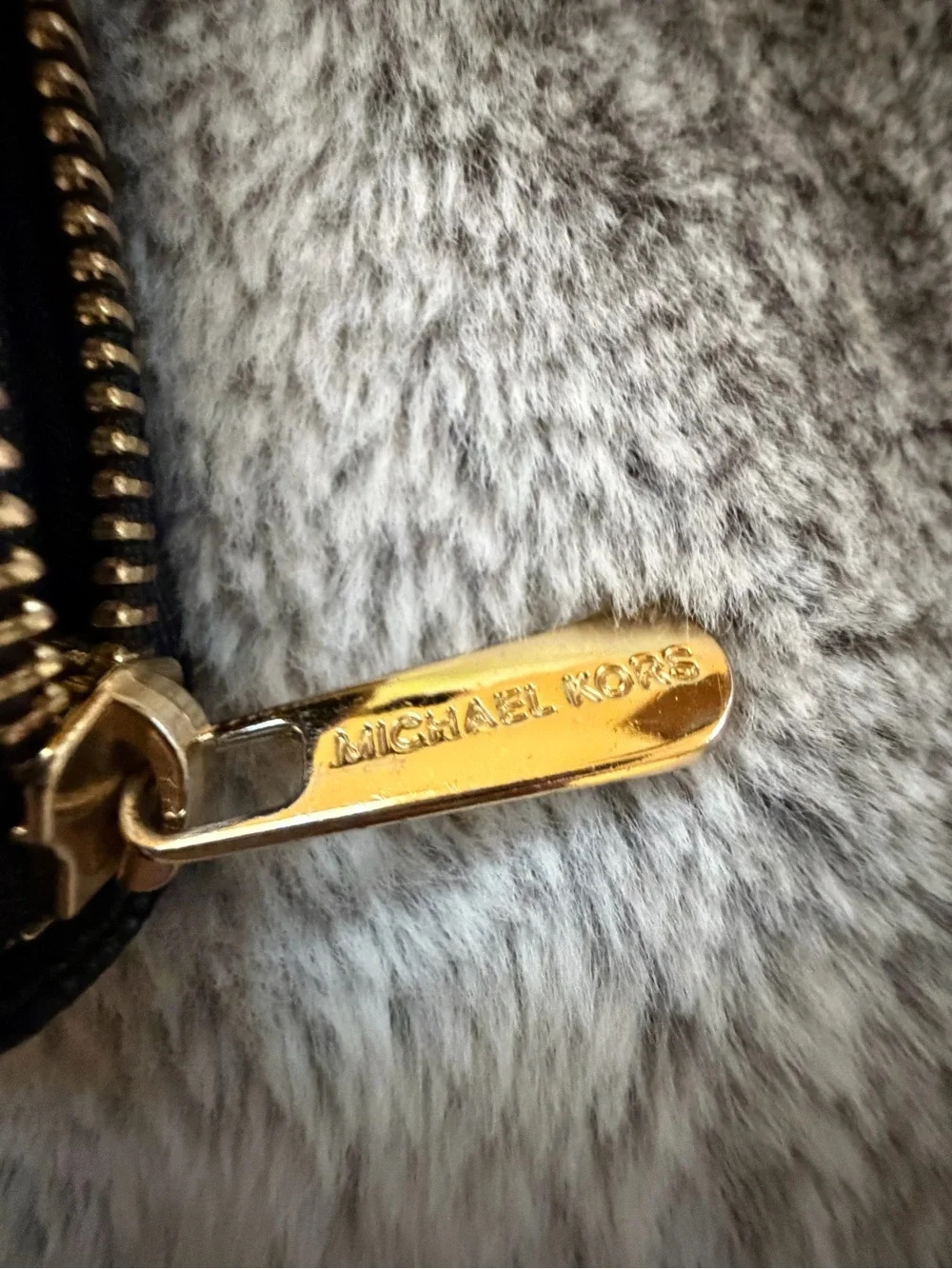 Michael Kors Jet Set Travel Black Zip Around Wallet Gold Logo EUC